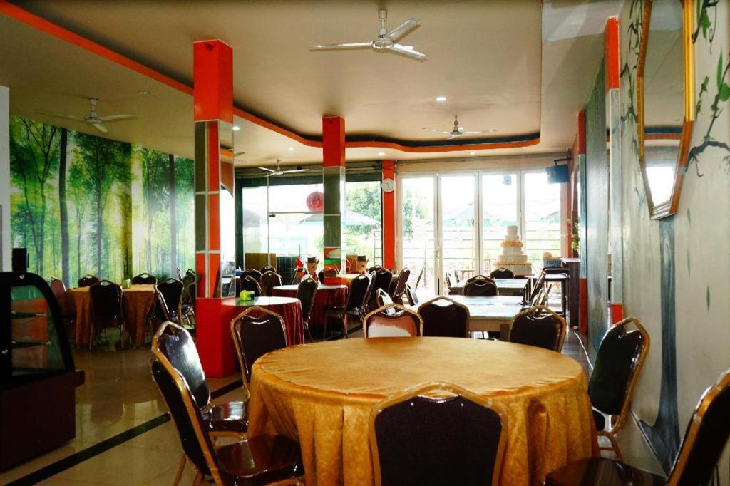 Grand Vella Hotel Пангкалпинанг Екстериор снимка